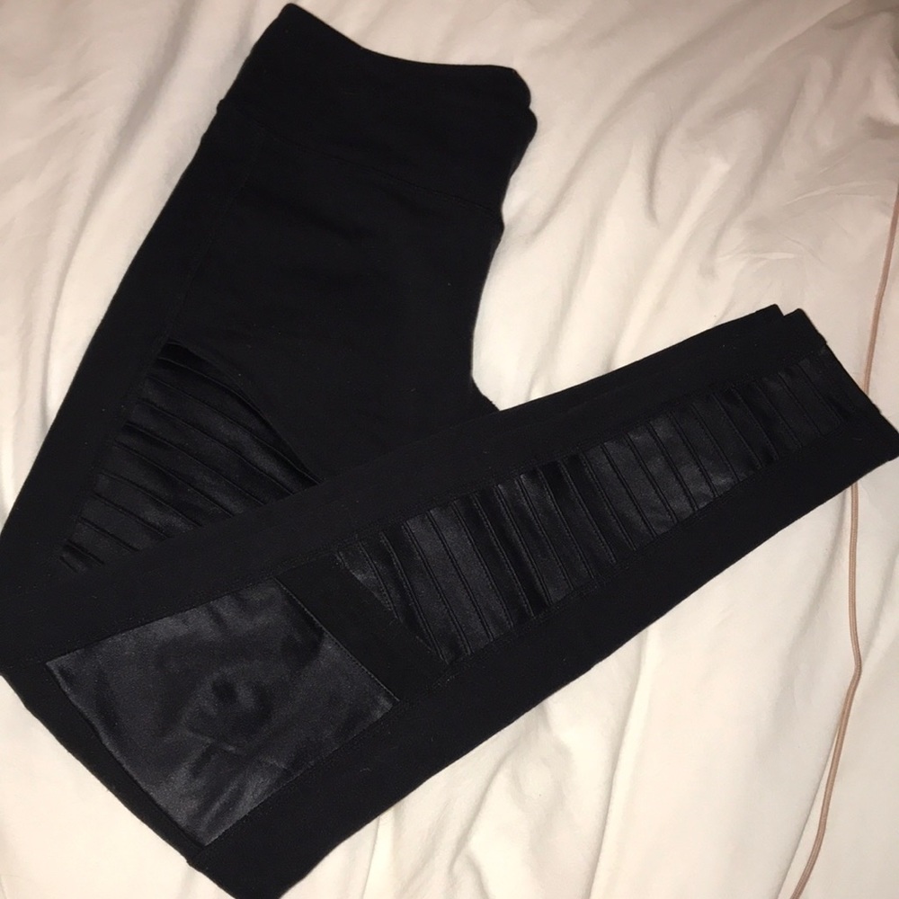 Alo Yoga moto legging